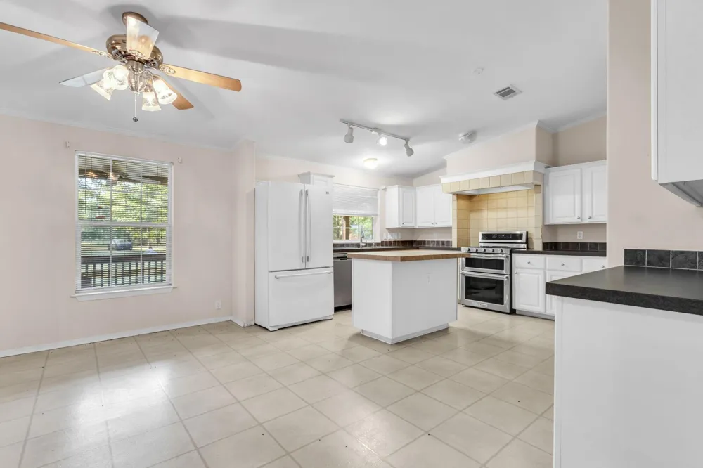 11431 Fm 943 Livingston, TX 77351