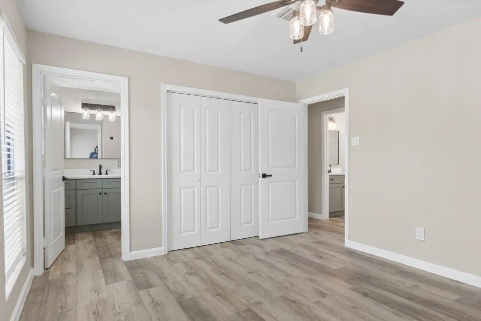 28 Hunters Creek Drive Huntsville, TX 77340