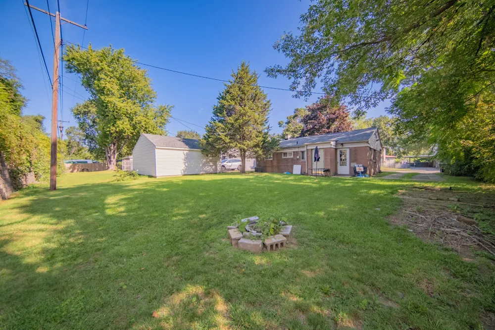 1810 Carol Ann Avenue Ypsilanti, MI 48198