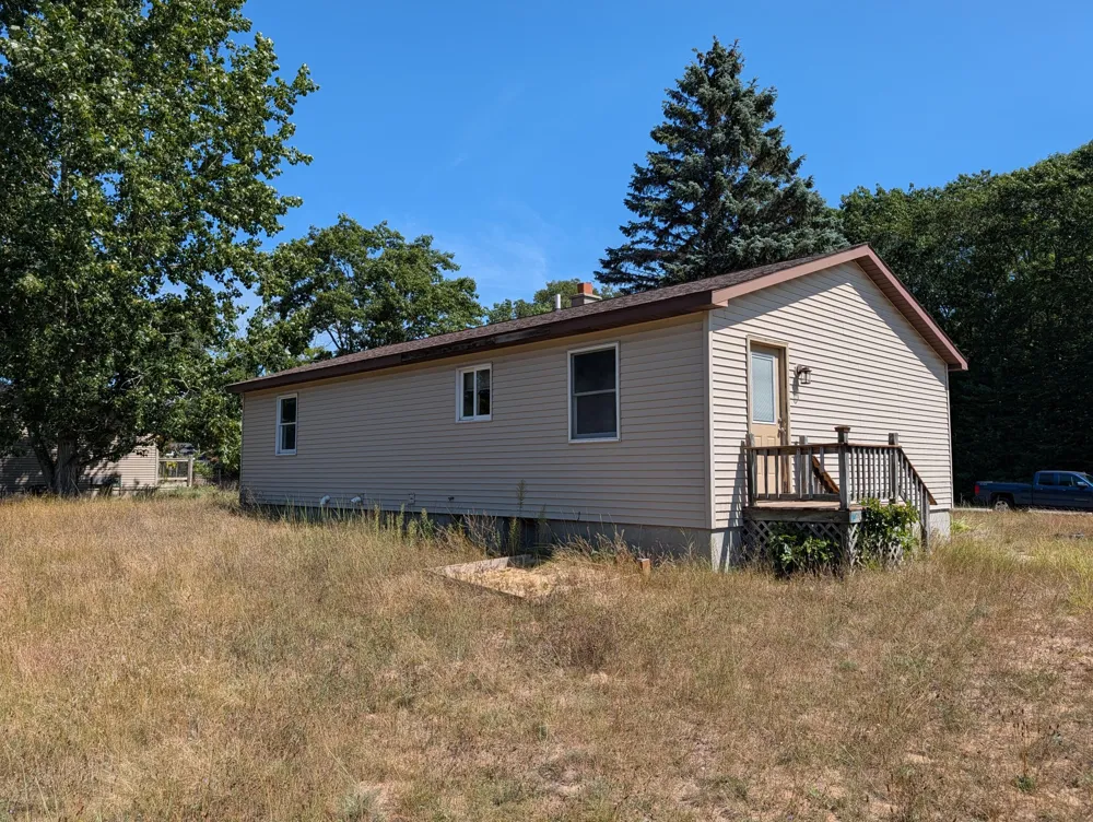 1963 Lincoln Road Ludington, MI 49431