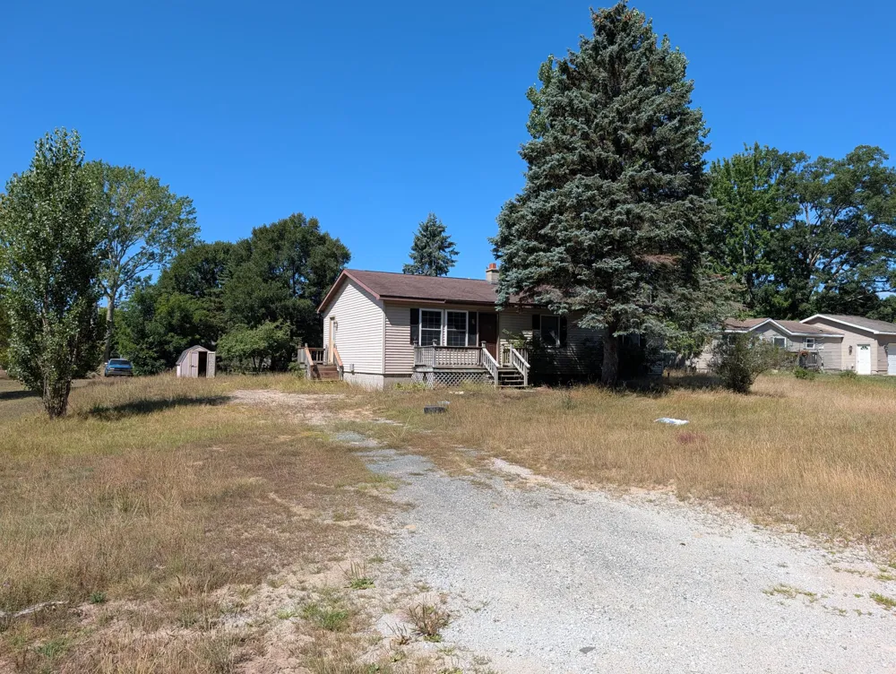 1963 Lincoln Road Ludington, MI 49431