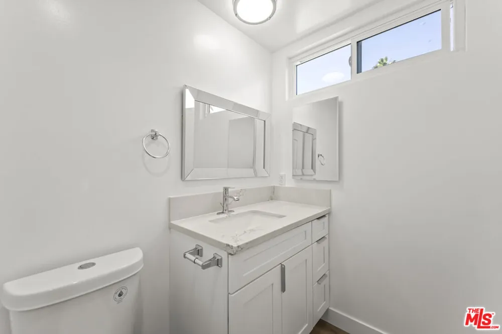 2901 4th Street #213 Santa Monica, CA 90405