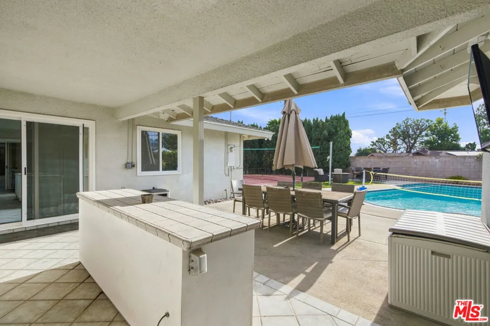 1873 Rosemount Avenue Claremont, CA 91711