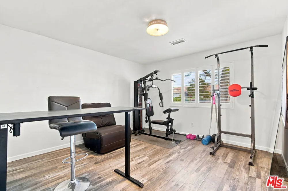 1873 Rosemount Avenue Claremont, CA 91711