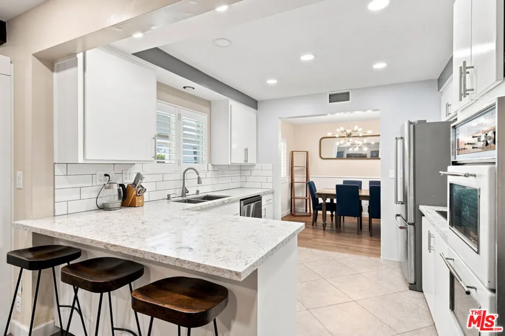 1873 Rosemount Avenue Claremont, CA 91711