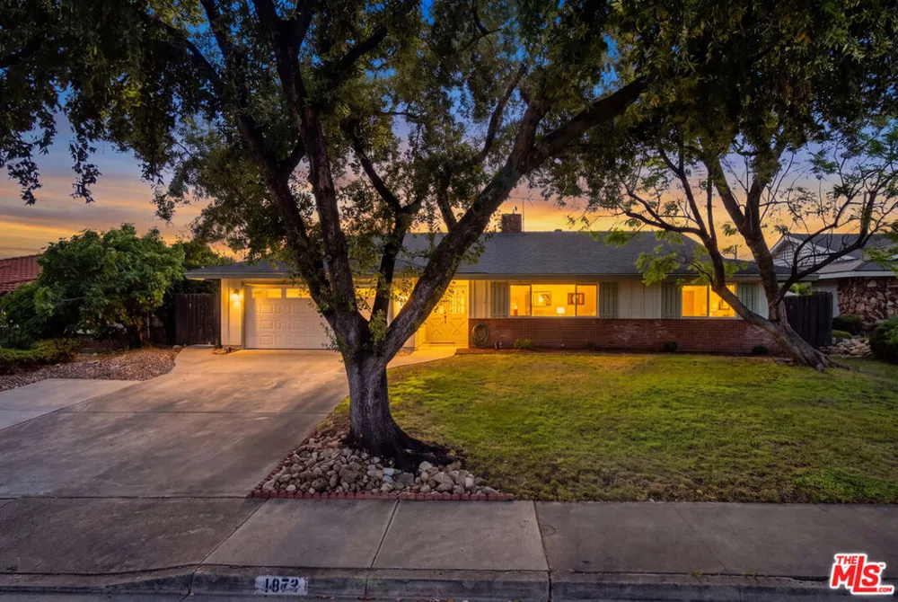 1873 Rosemount Avenue Claremont, CA 91711