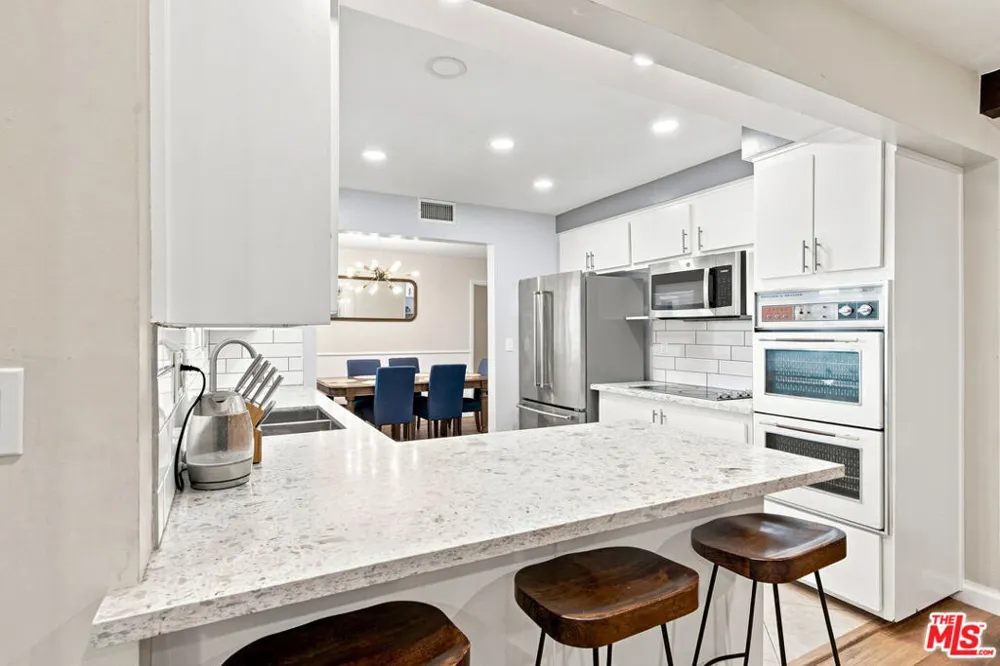 1873 Rosemount Avenue Claremont, CA 91711