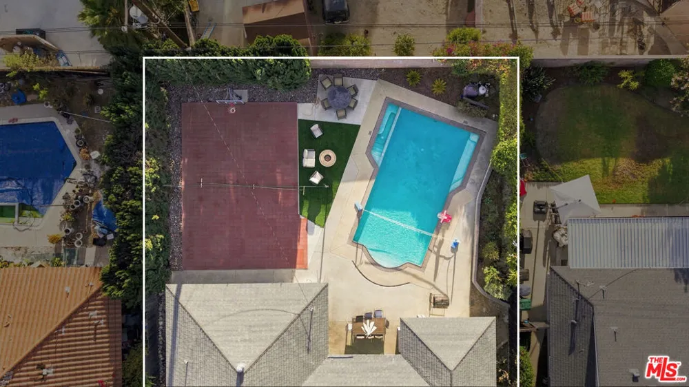 1873 Rosemount Avenue Claremont, CA 91711