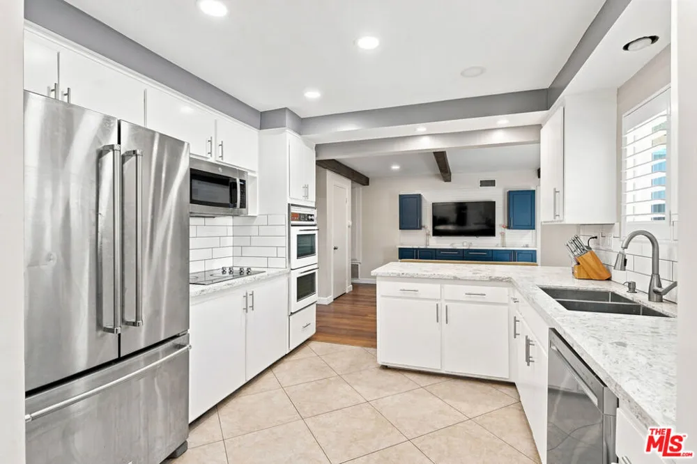 1873 Rosemount Avenue Claremont, CA 91711