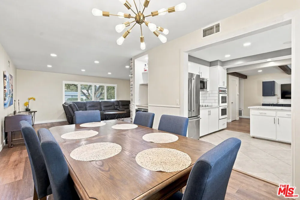 1873 Rosemount Avenue Claremont, CA 91711