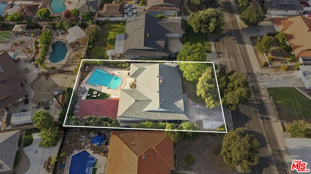 1873 Rosemount Avenue Claremont, CA 91711