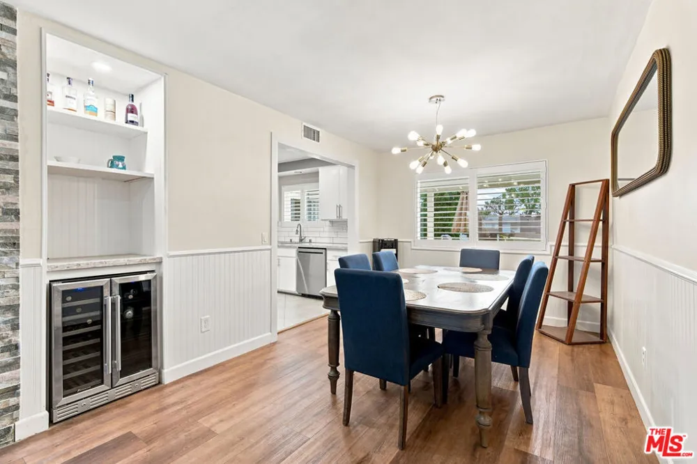 1873 Rosemount Avenue Claremont, CA 91711