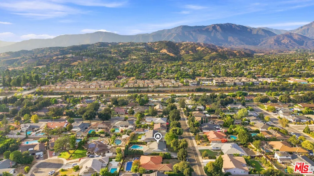 1873 Rosemount Avenue Claremont, CA 91711