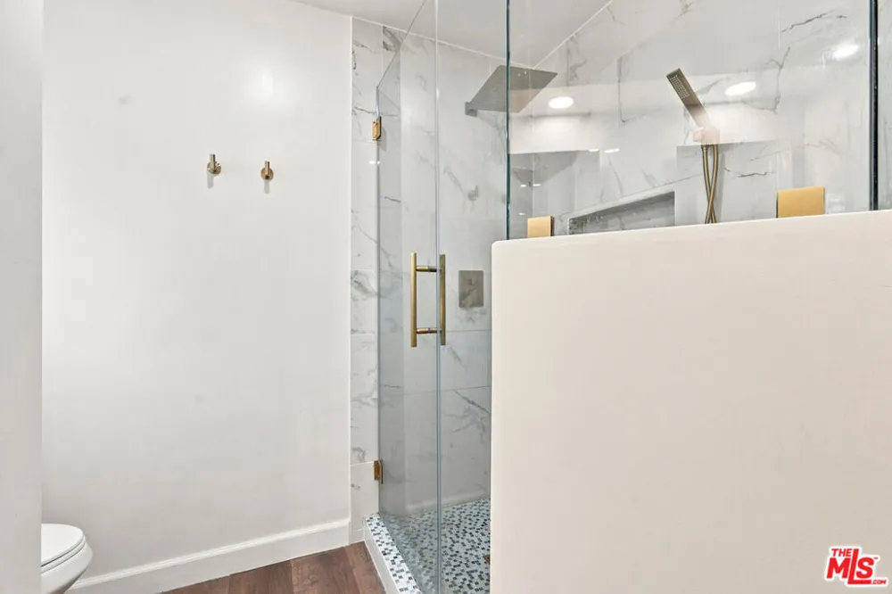 1873 Rosemount Avenue Claremont, CA 91711