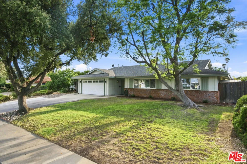 1873 Rosemount Avenue Claremont, CA 91711