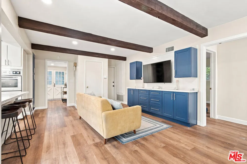 1873 Rosemount Avenue Claremont, CA 91711