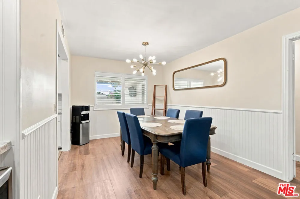 1873 Rosemount Avenue Claremont, CA 91711