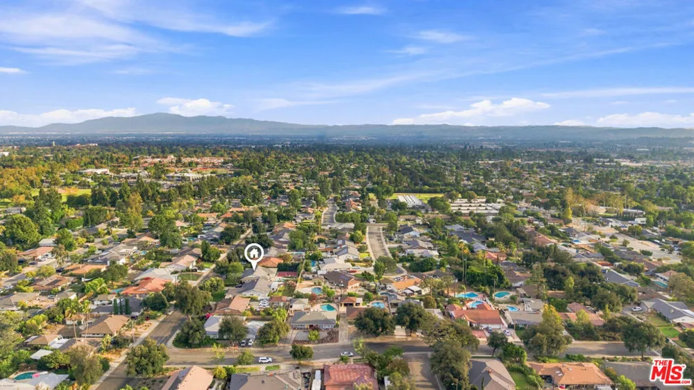 1873 Rosemount Avenue Claremont, CA 91711