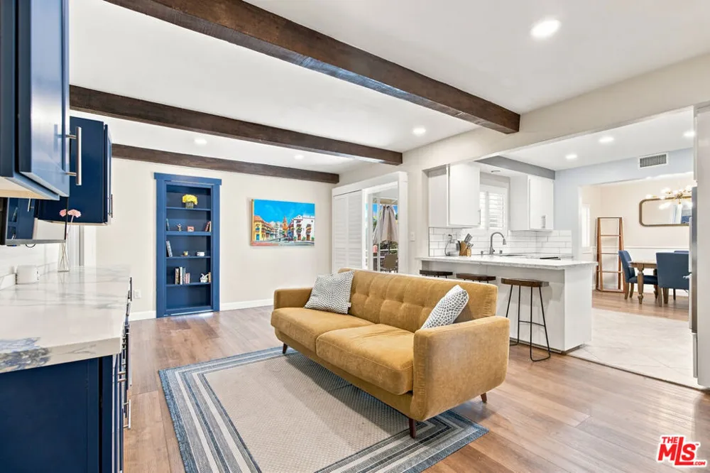 1873 Rosemount Avenue Claremont, CA 91711