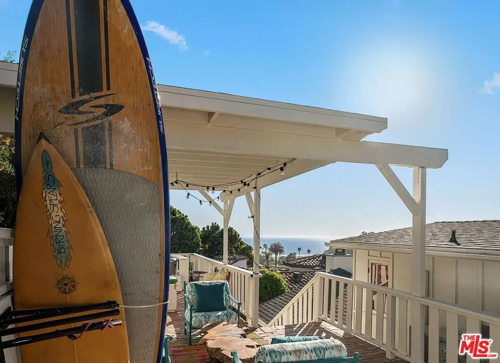 339 Adelaide Drive Santa Monica, CA 90402