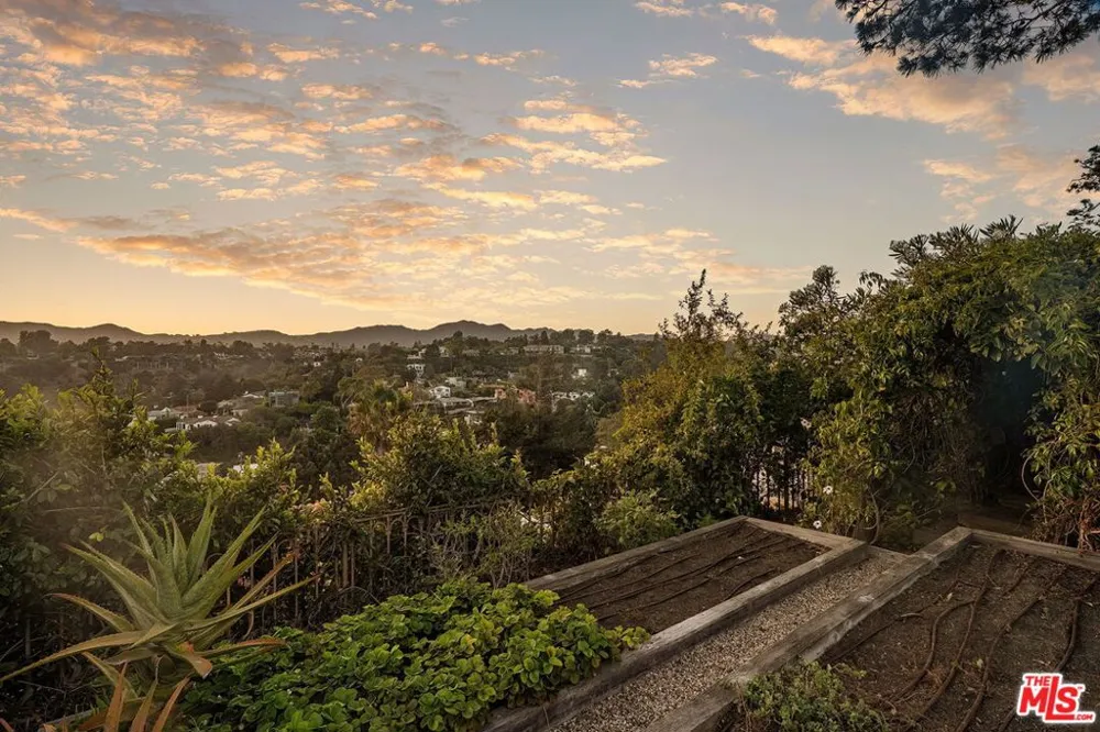 339 Adelaide Drive Santa Monica, CA 90402