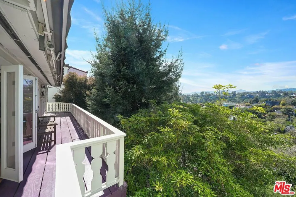 339 Adelaide Drive Santa Monica, CA 90402