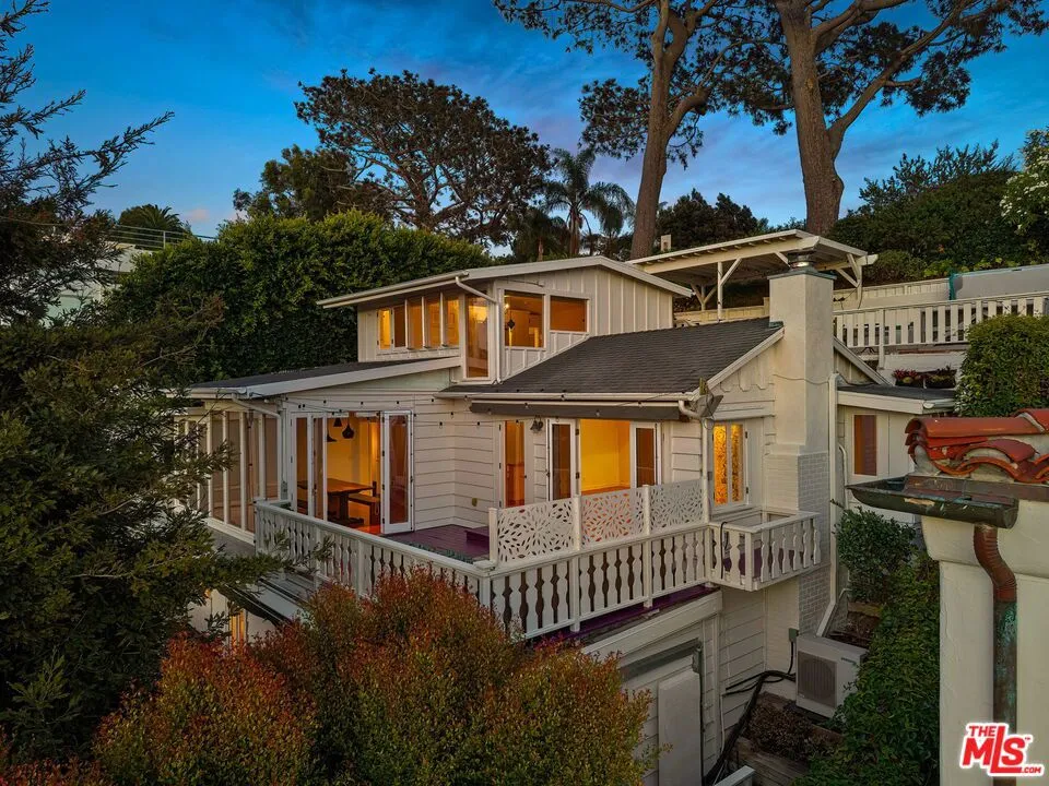 339 Adelaide Drive Santa Monica, CA 90402