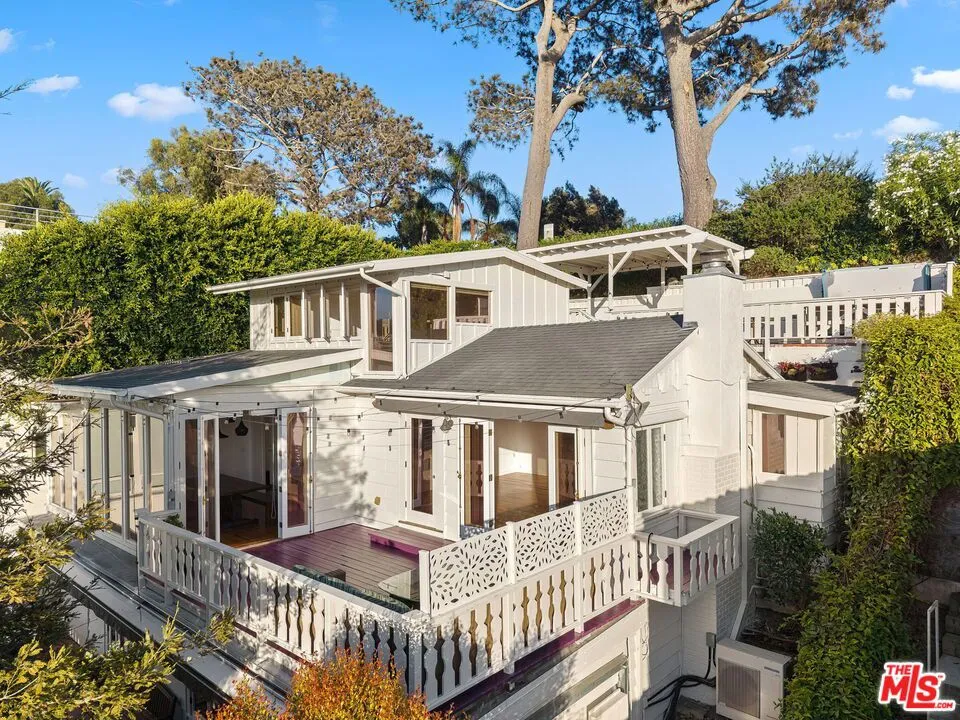 339 Adelaide Drive Santa Monica, CA 90402