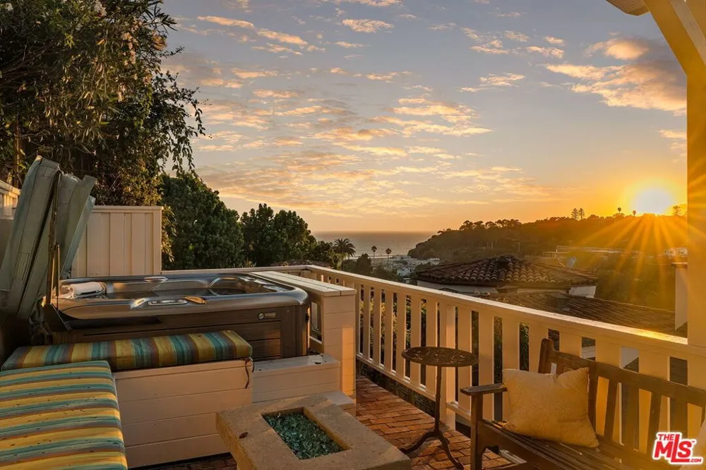 339 Adelaide Drive Santa Monica, CA 90402
