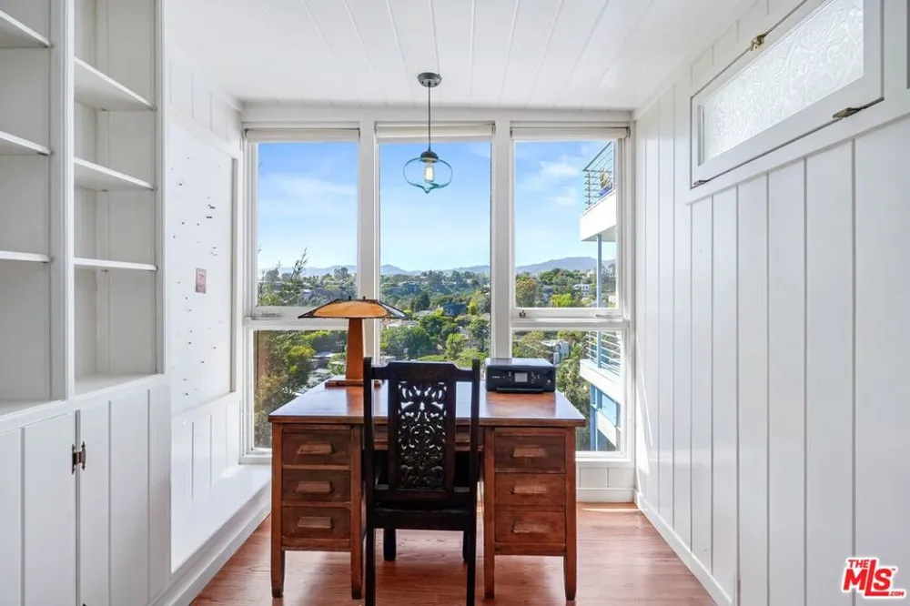 339 Adelaide Drive Santa Monica, CA 90402