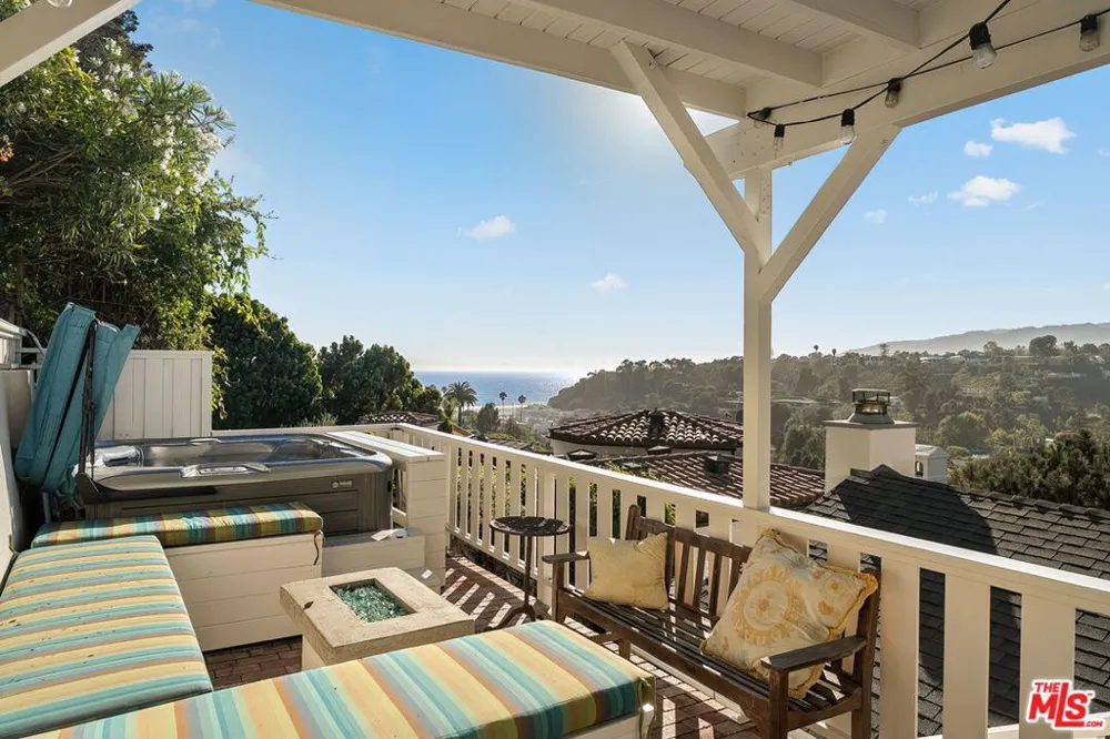 339 Adelaide Drive Santa Monica, CA 90402