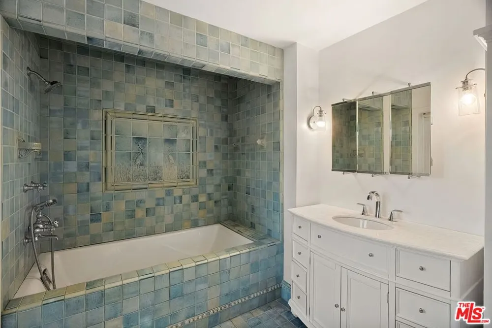 339 Adelaide Drive Santa Monica, CA 90402