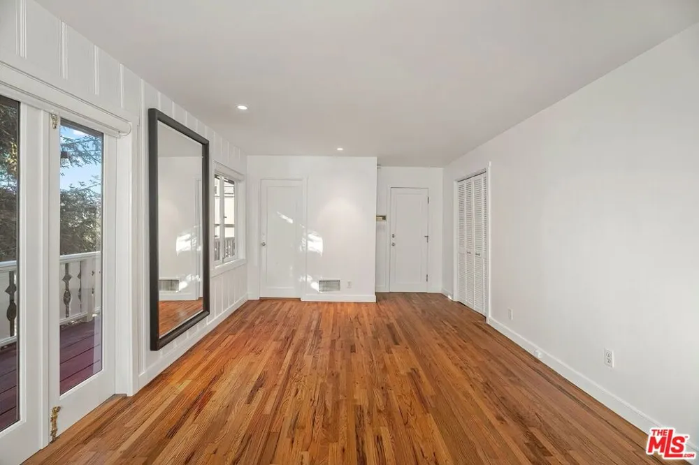 339 Adelaide Drive Santa Monica, CA 90402
