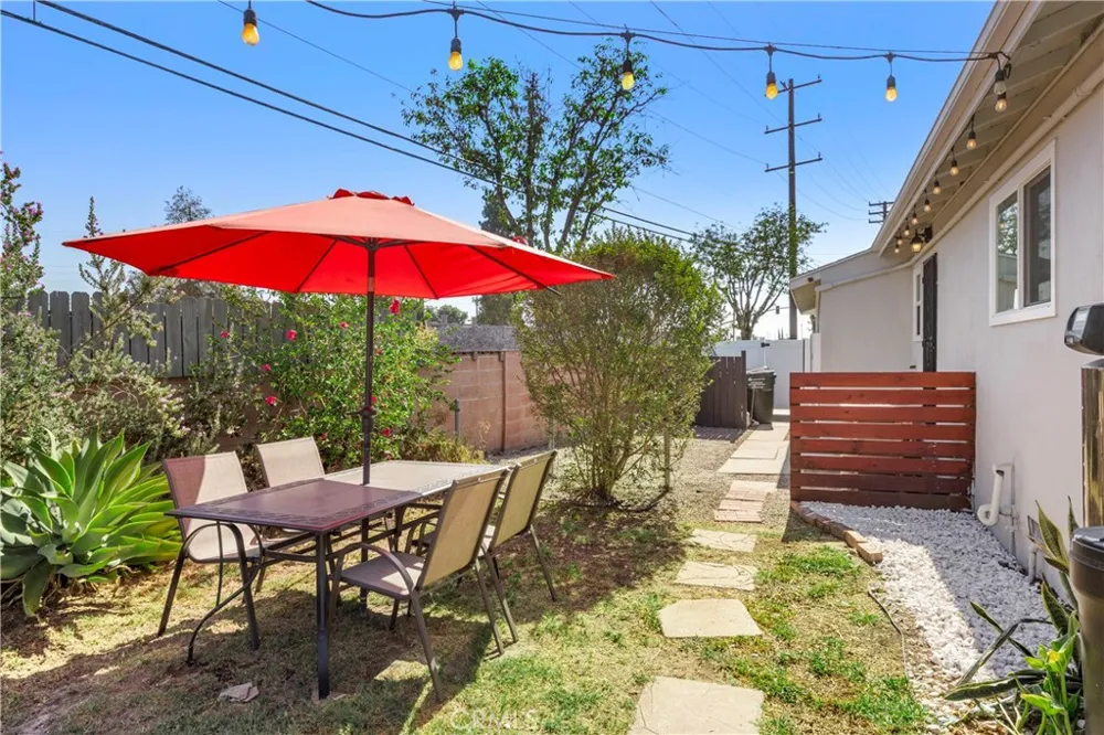 11305 Groveside Whittier, CA 90604