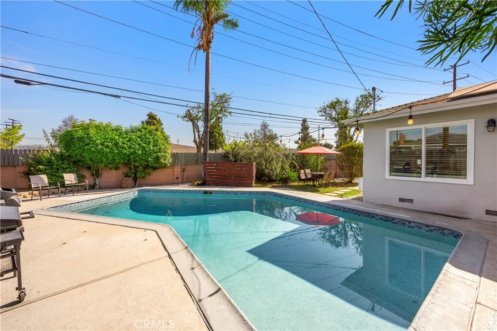 11305 Groveside Whittier, CA 90604