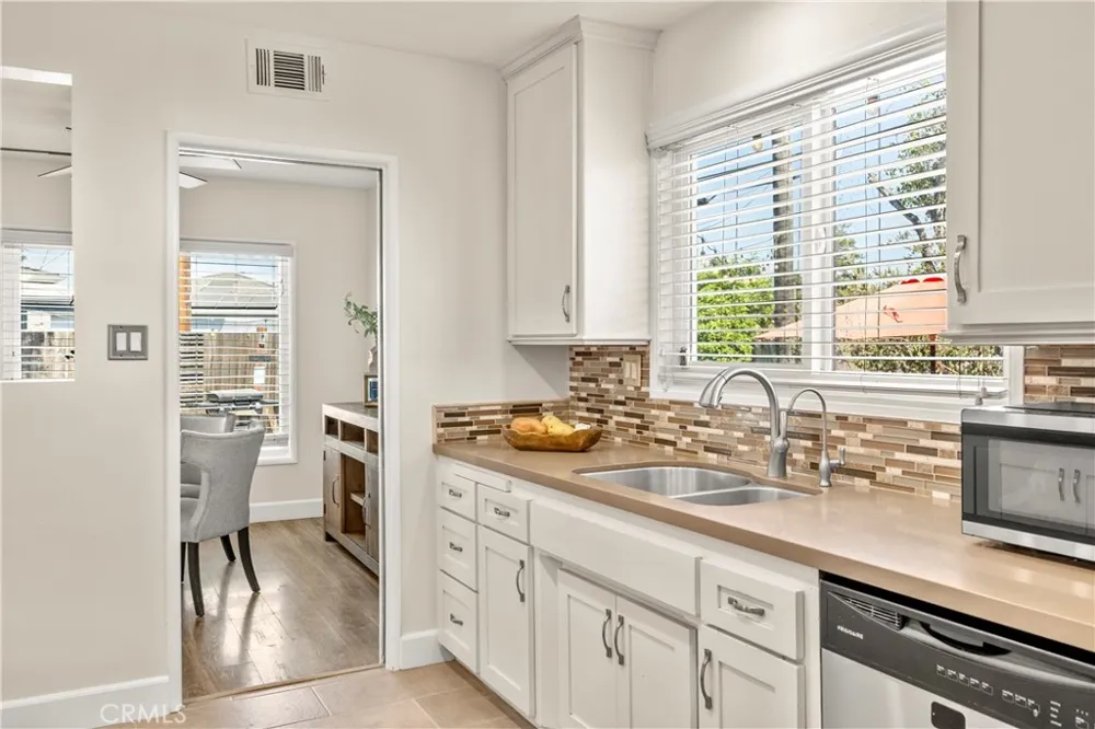 11305 Groveside Whittier, CA 90604