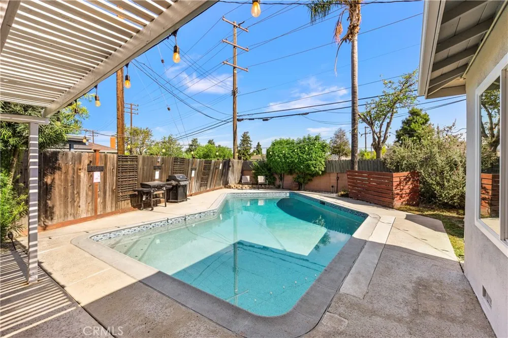 11305 Groveside Whittier, CA 90604