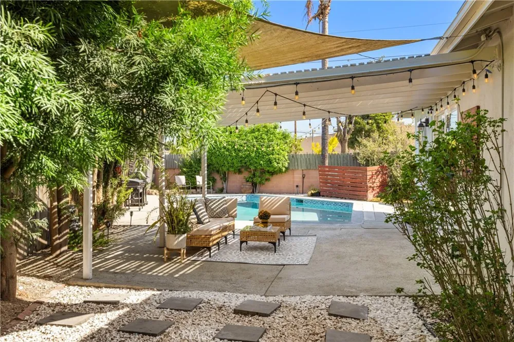11305 Groveside Whittier, CA 90604