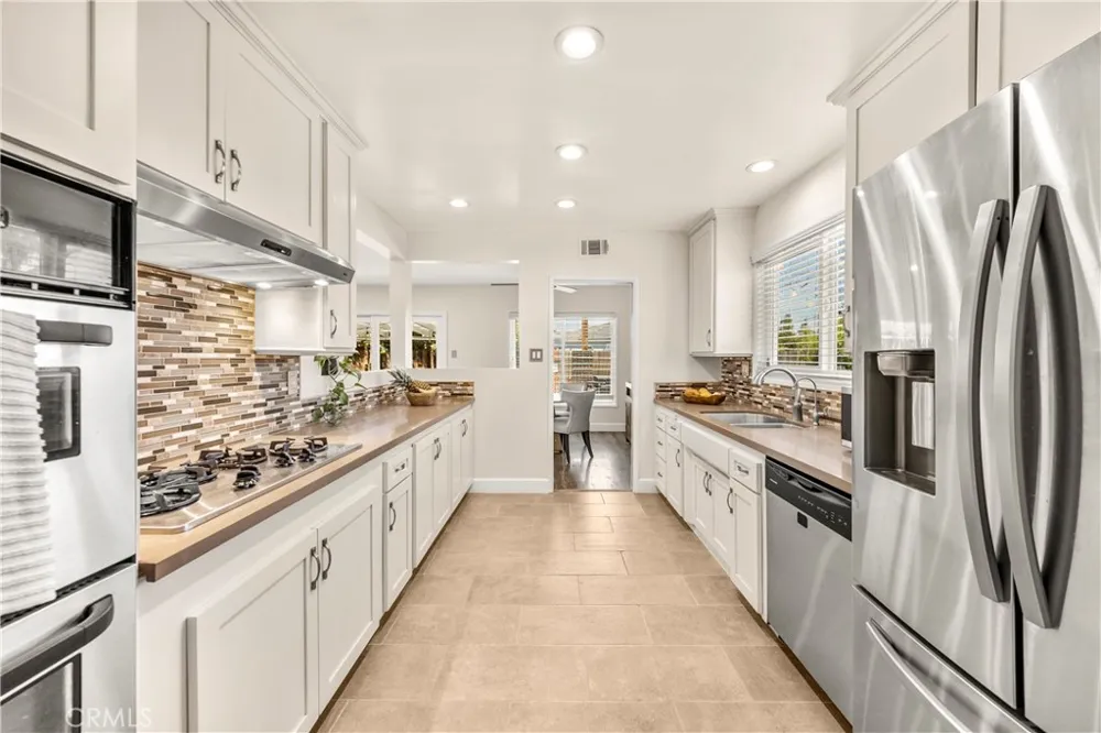 11305 Groveside Whittier, CA 90604