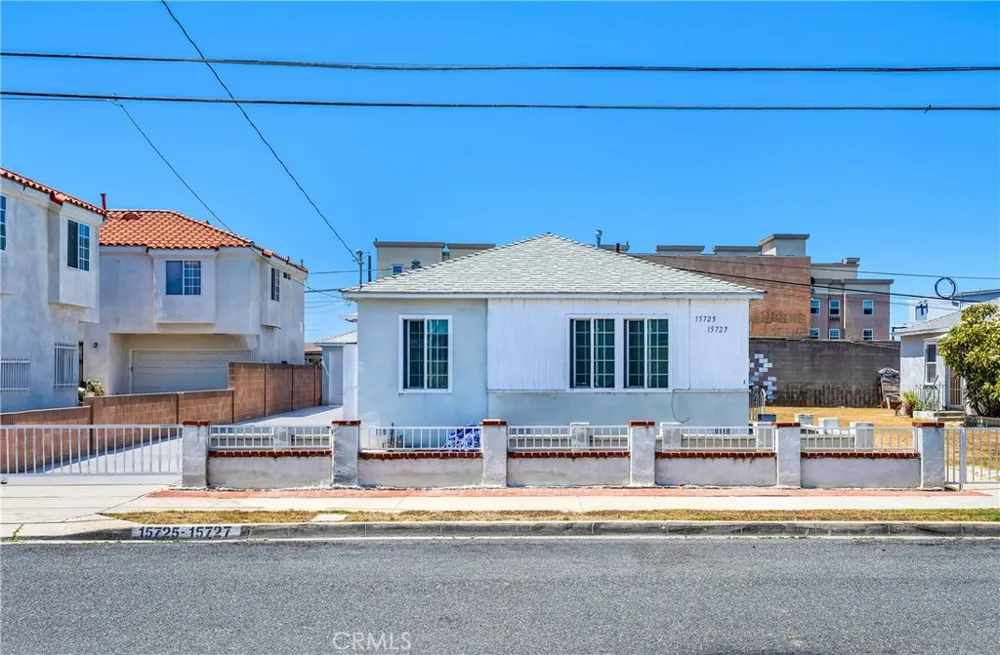 15725 La Salle Avenue Gardena, CA 90247