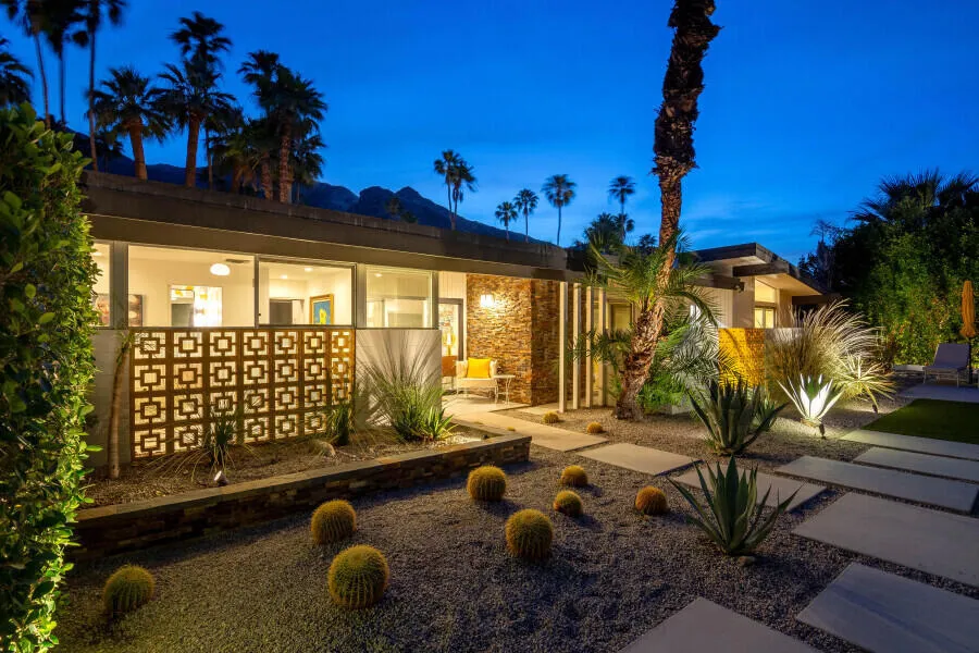 819 High Road Palm Springs, CA 92262