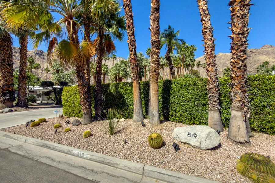 819 High Road Palm Springs, CA 92262