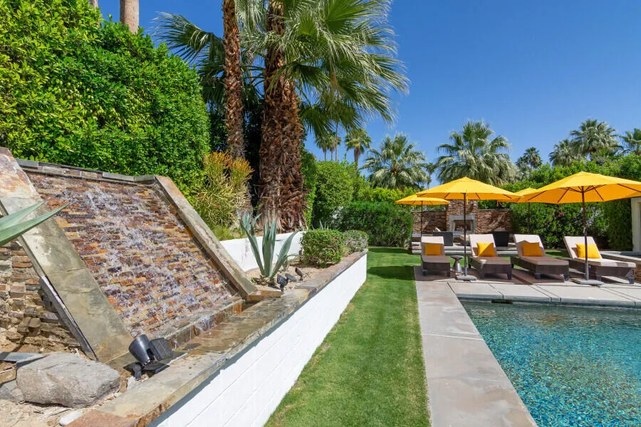 819 High Road Palm Springs, CA 92262