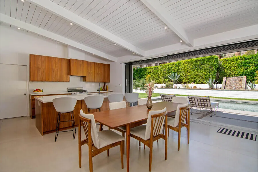 819 High Road Palm Springs, CA 92262