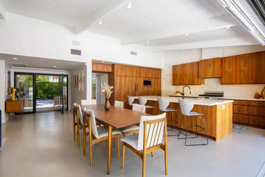 819 High Road Palm Springs, CA 92262