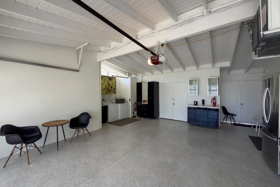 819 High Road Palm Springs, CA 92262