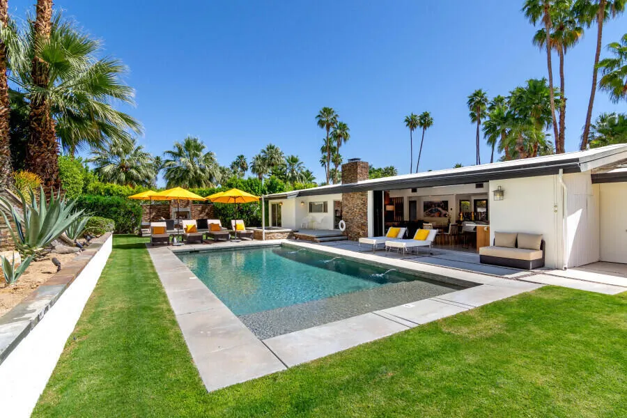 819 High Road Palm Springs, CA 92262