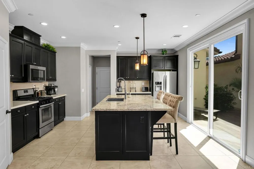 21415 Riding Trail Drive Escondido, CA 92029