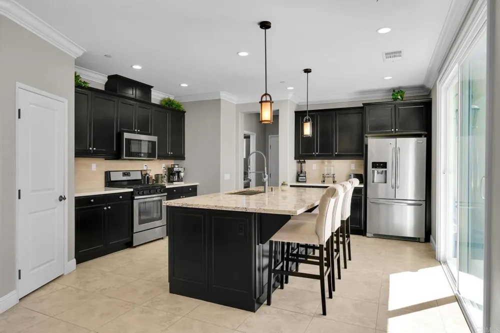 21415 Riding Trail Drive Escondido, CA 92029