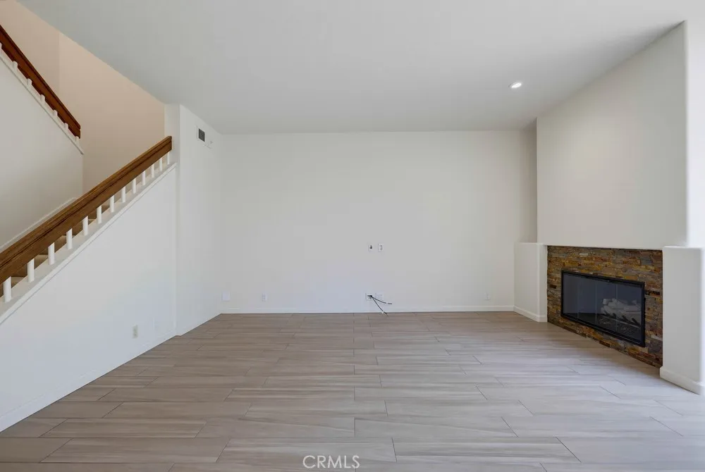 16 Lehigh Aisle Irvine, CA 92612